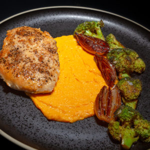 purée de courge butternut poulet doré échalotes brocolis caramélisés