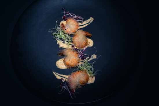 Crevettes croustillantes vermicelles de riz & crème d'aneth