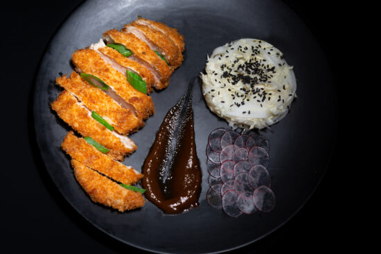 poulet katsu sauce tonkatsu et chou chinois