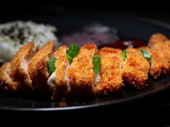 Poulet Katsu x Sauce Tonkatsu & Salade de chou chinois