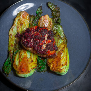 Poulet fruits rouges romarin bok choy