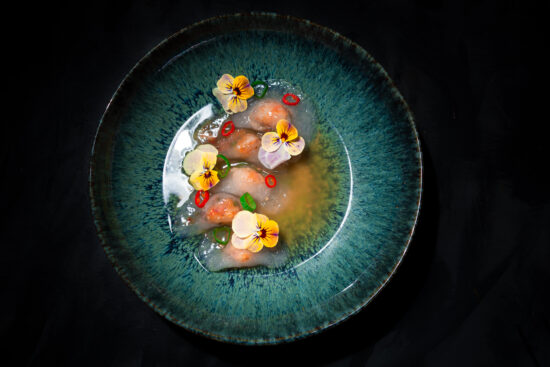 Ravioles crevettes translucides bouillon dashi