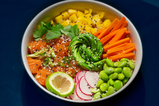 poke bowl saumon quinoa