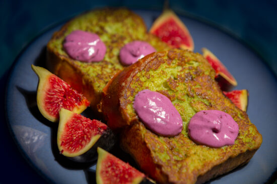 brioche perdue matcha crème de myrtille