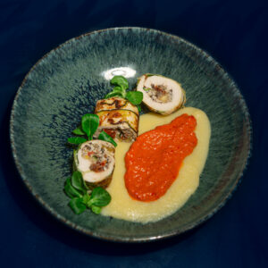 Ballottine volaille polenta sauce poivron rouge