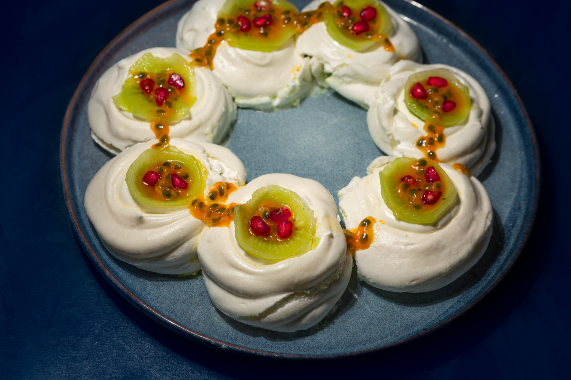 pavlova citron vert fruit de la passion kiwi grenade