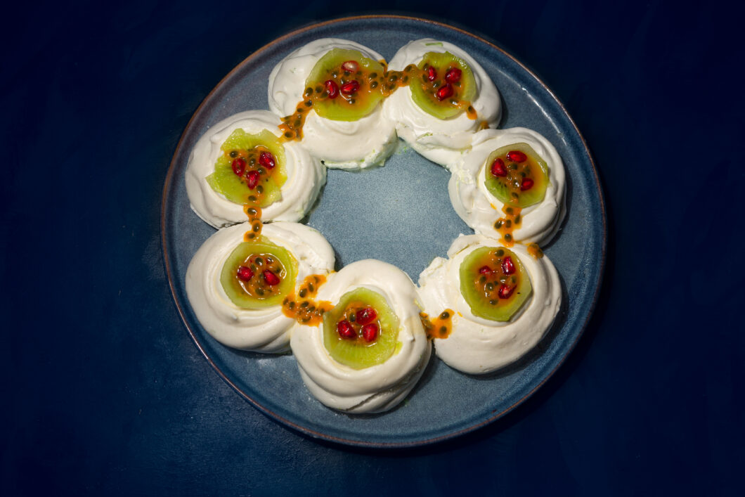 pavlova citron vert fruit de la passion kiwi grenade