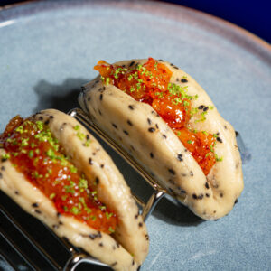 Bao buns sésame confiture mangue épicée citron vert