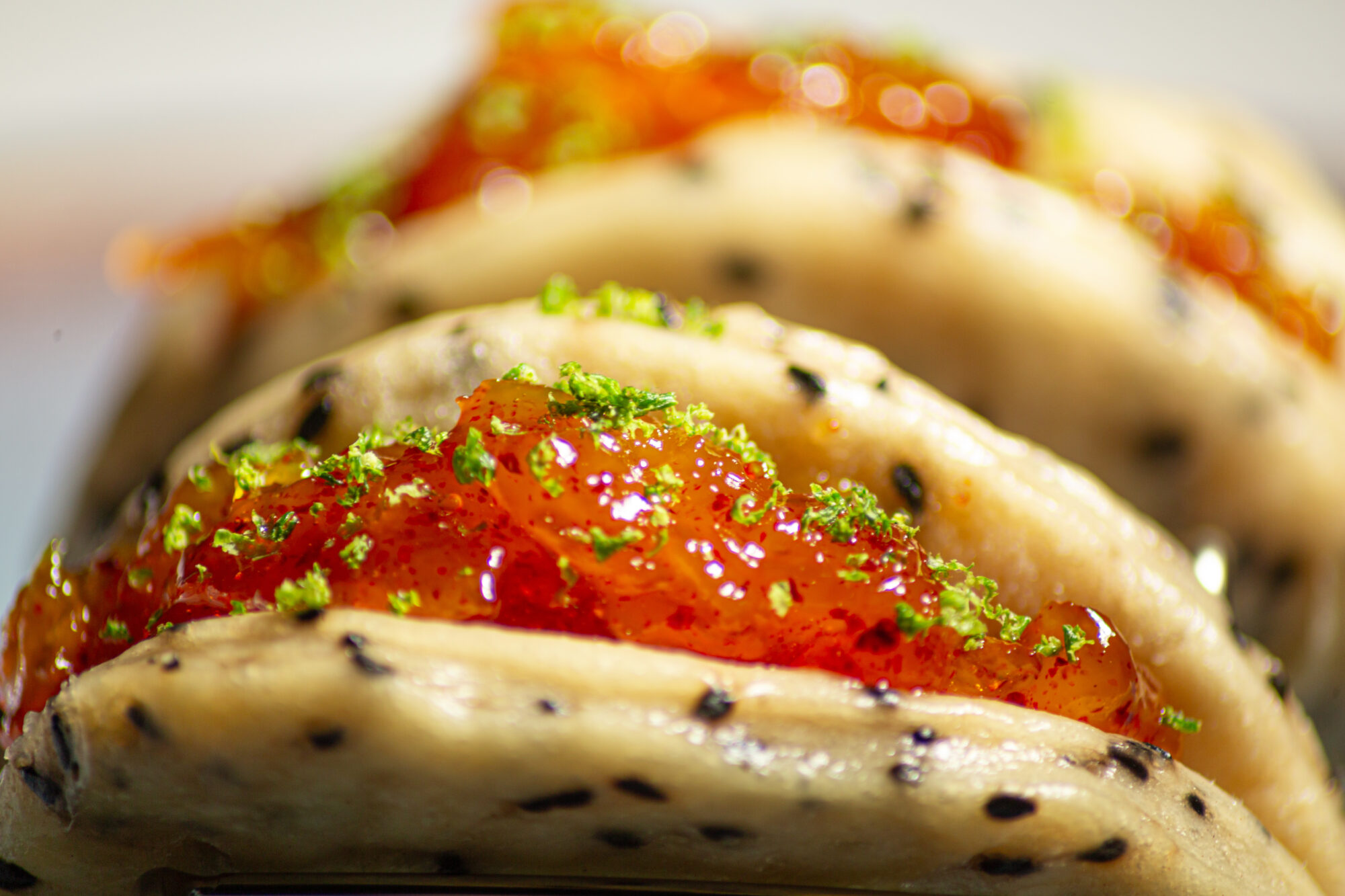 Bao buns sésame confiture mangue épicée citron vert